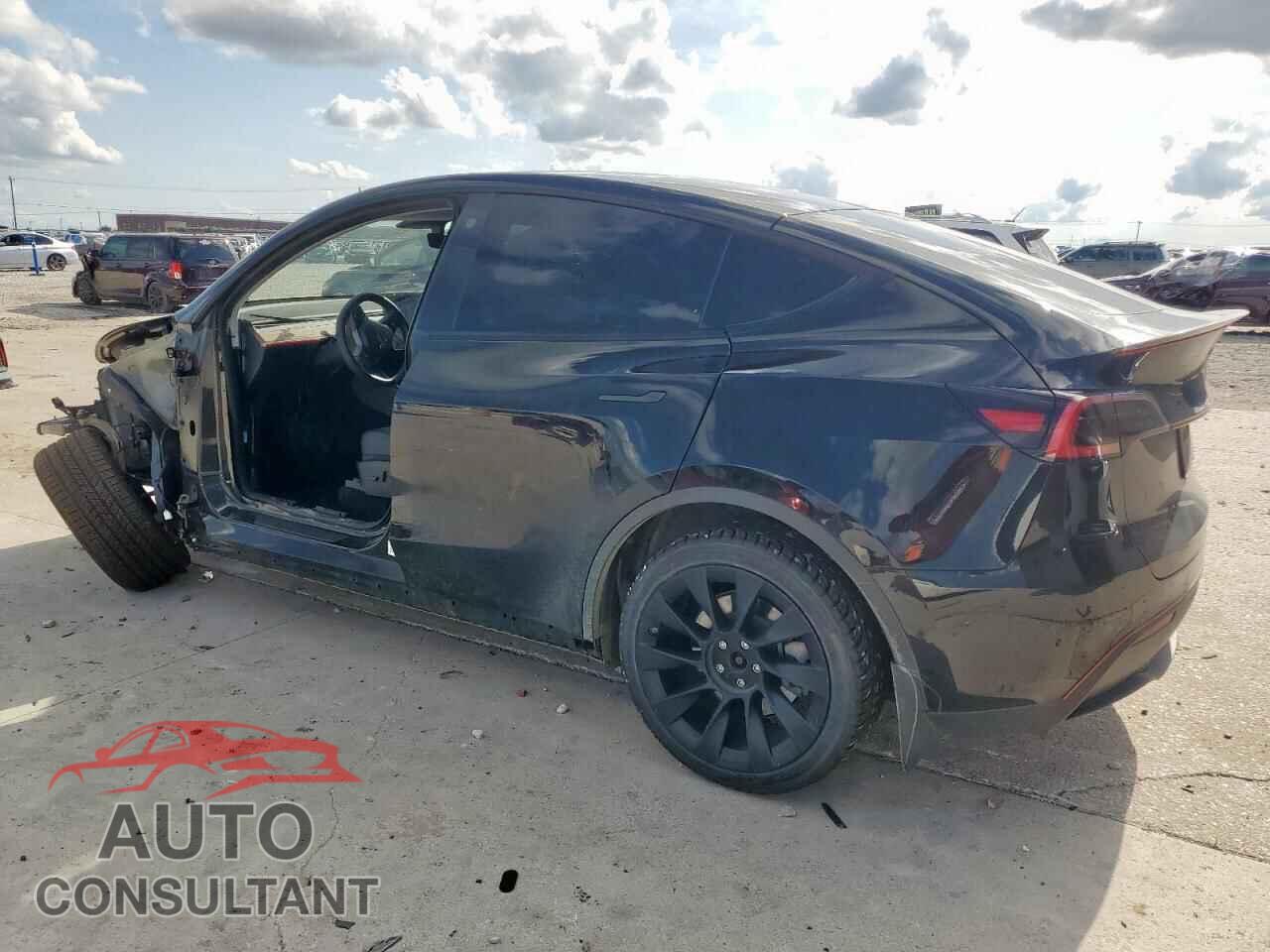 TESLA MODEL Y 2021 - 5YJYGDED4MF104810