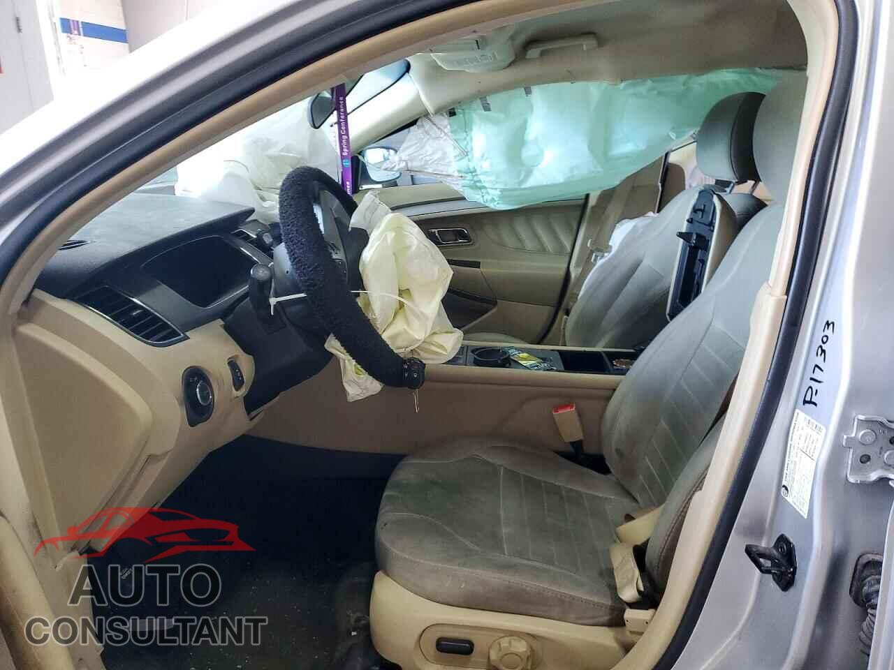 FORD TAURUS 2017 - 1FAHP2D84HG108849