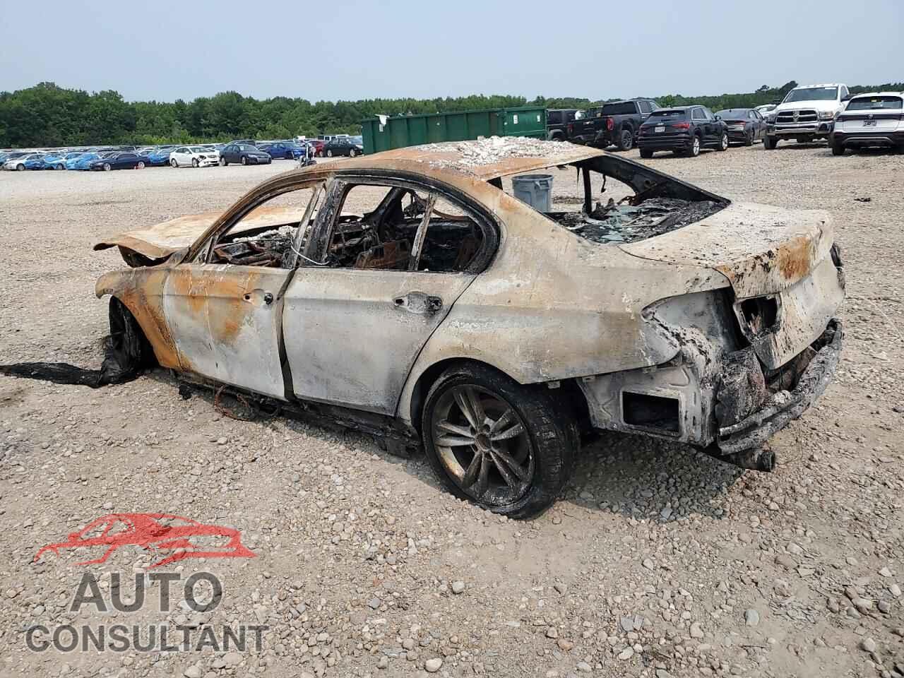 BMW 3 SERIES 2016 - WBA8E1G52GNT36013