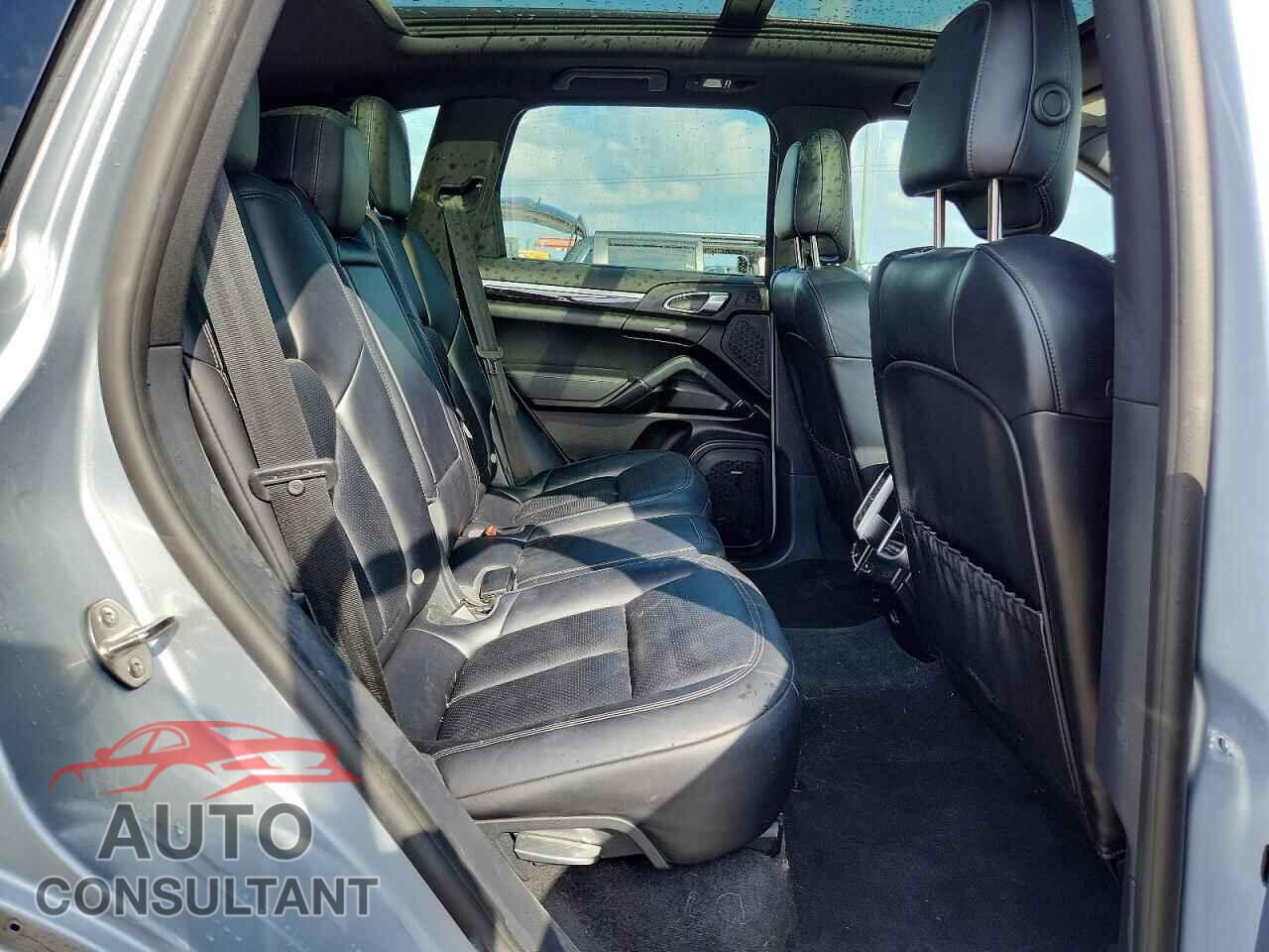 PORSCHE CAYENNE 2017 - WP1AA2A2XHKA86591