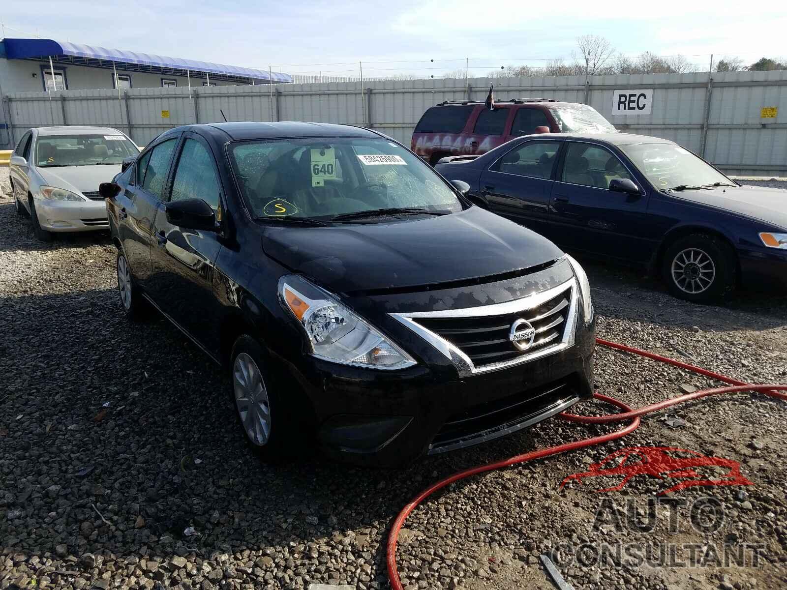 NISSAN VERSA 2018 - 3N1CN7AP0JL814482