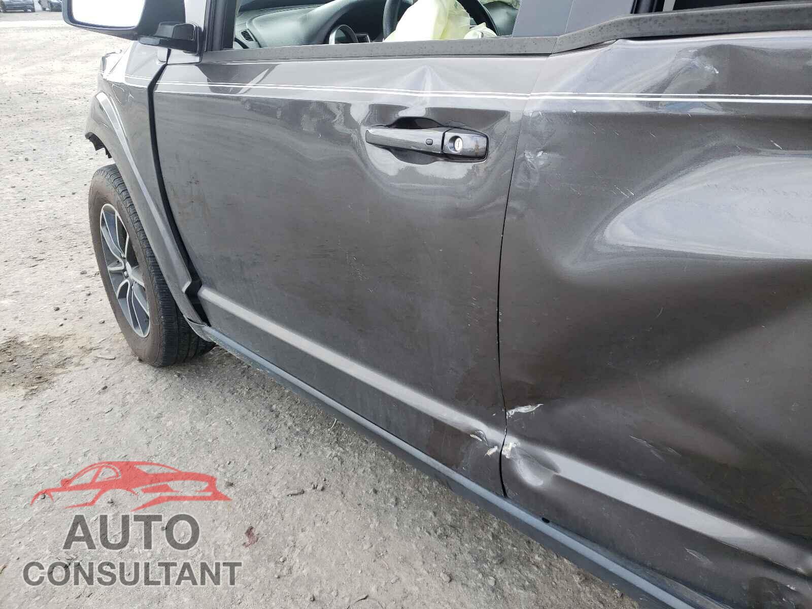DODGE JOURNEY 2017 - 3C4PDCAB9HT682895