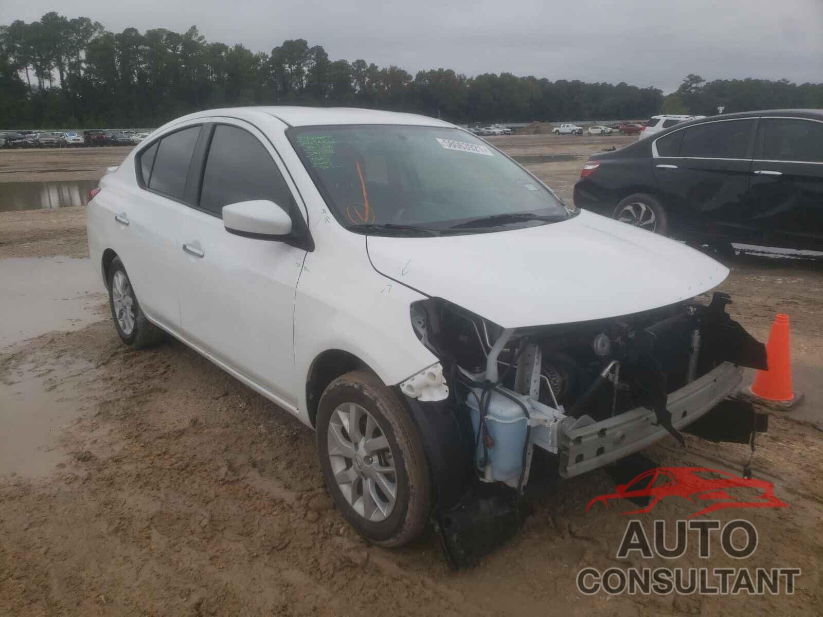 NISSAN VERSA 2017 - 3N1CN7AP0HL888236