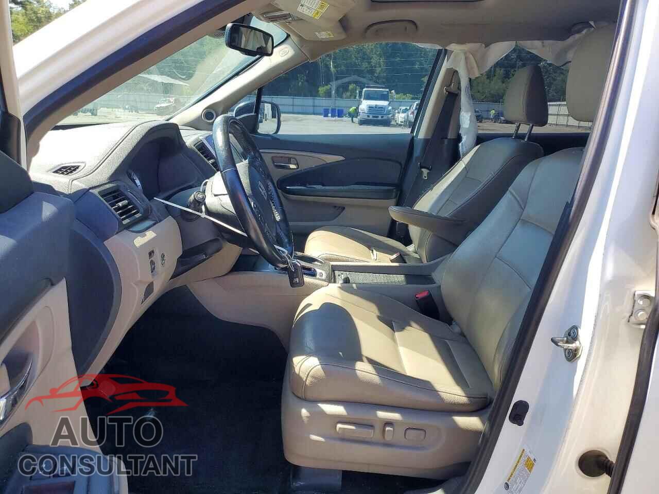 HONDA PILOT 2018 - 5FNYF5H61JB025256