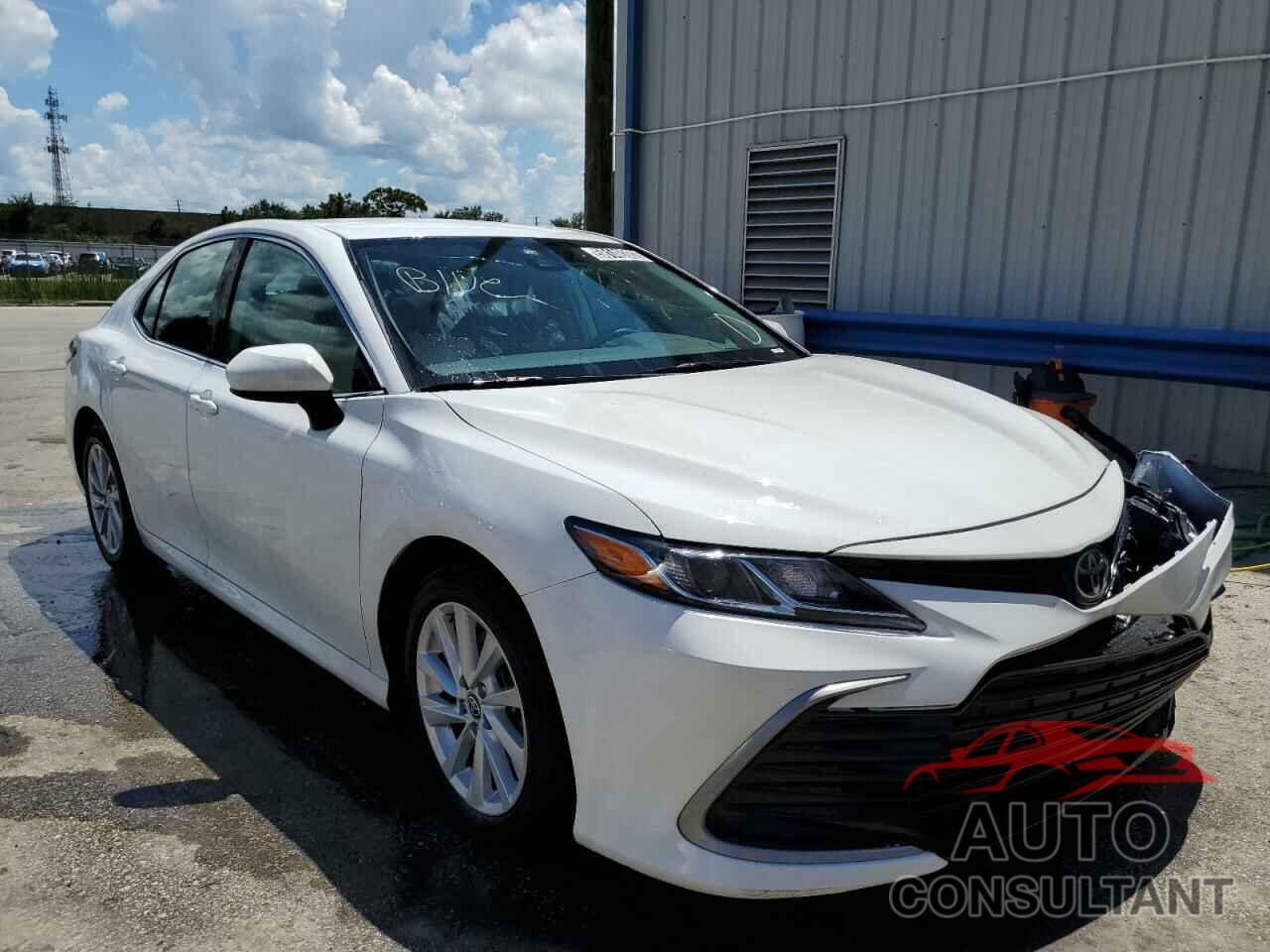 TOYOTA CAMRY 2021 - 4T1C11AK4MU428695