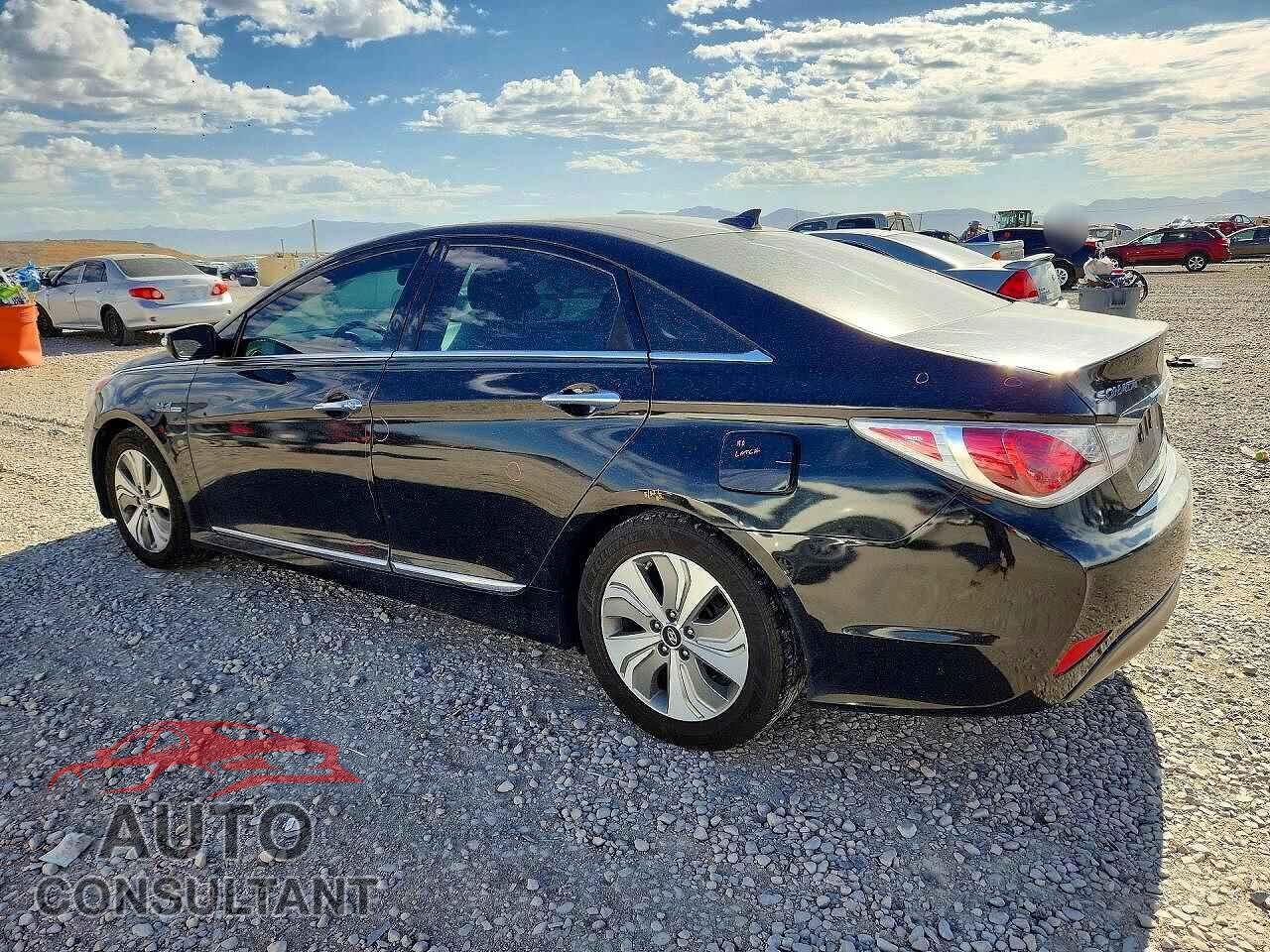 HYUNDAI SONATA 2014 - KMHEC4A48EA106831