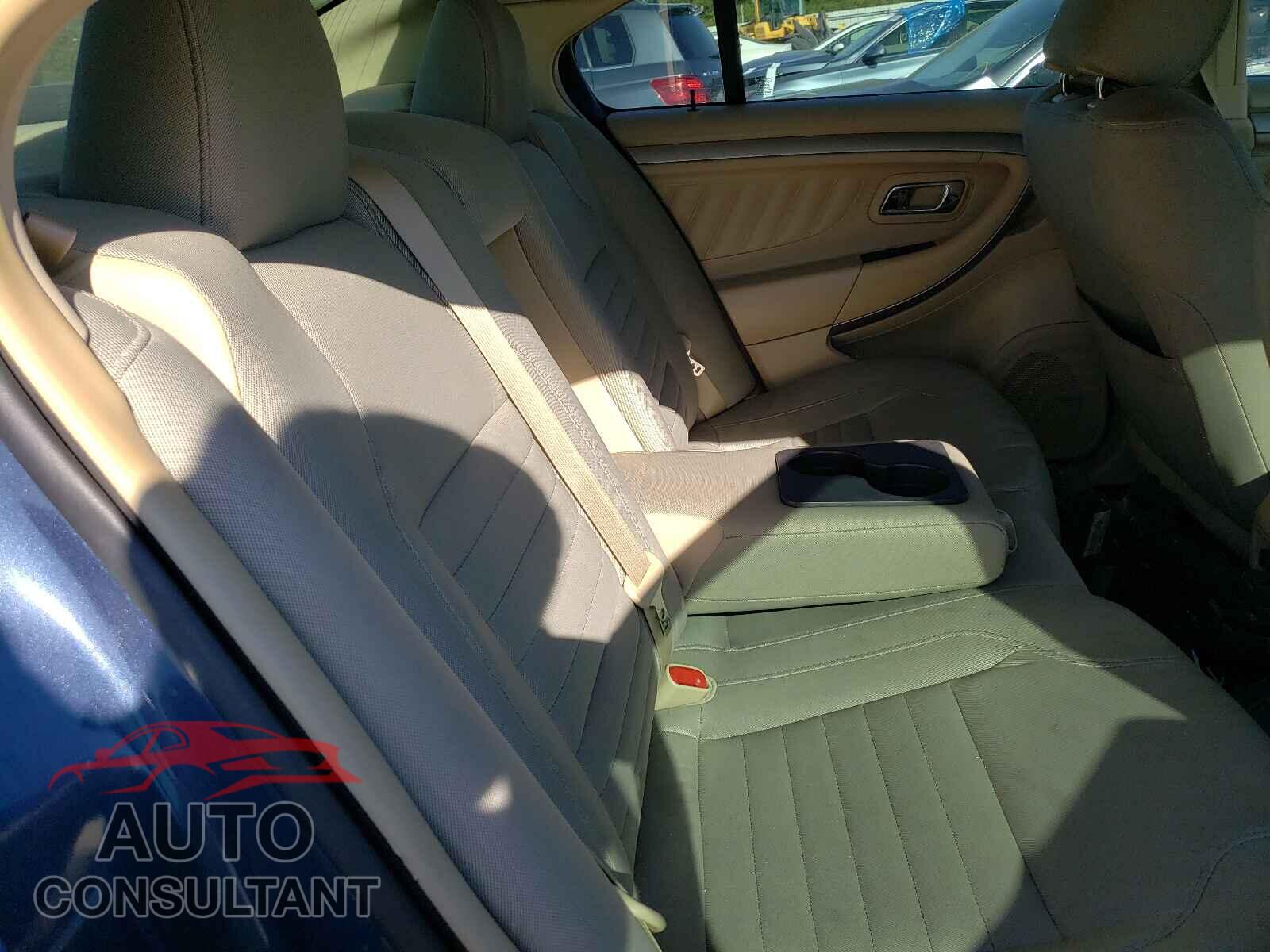 FORD TAURUS 2018 - 1FAHP2D89JG127628