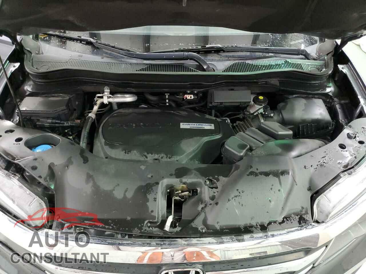 HONDA PILOT 2018 - 5FNYF5H33JB028570