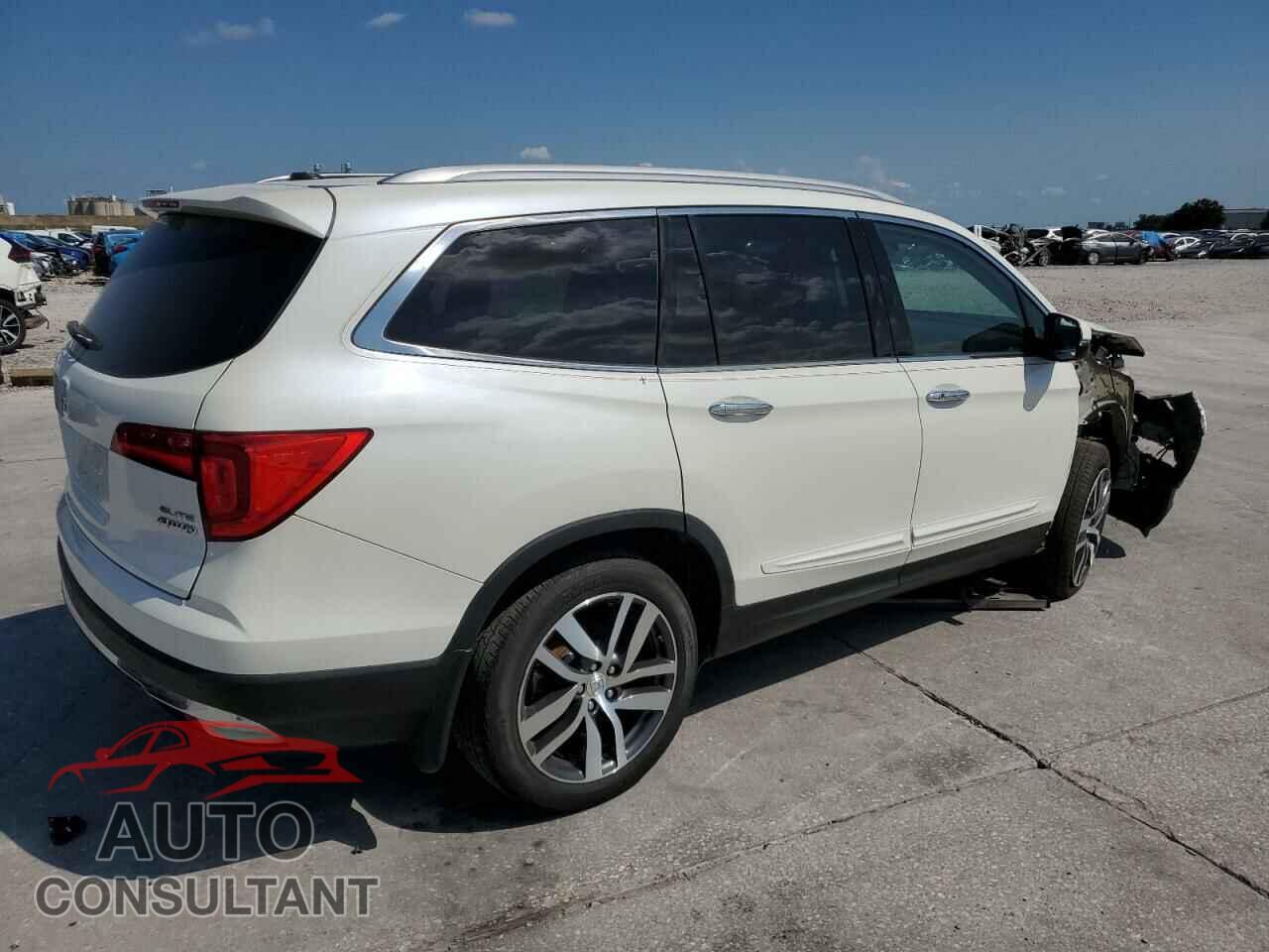 HONDA PILOT 2017 - 5FNYF6H05HB035820