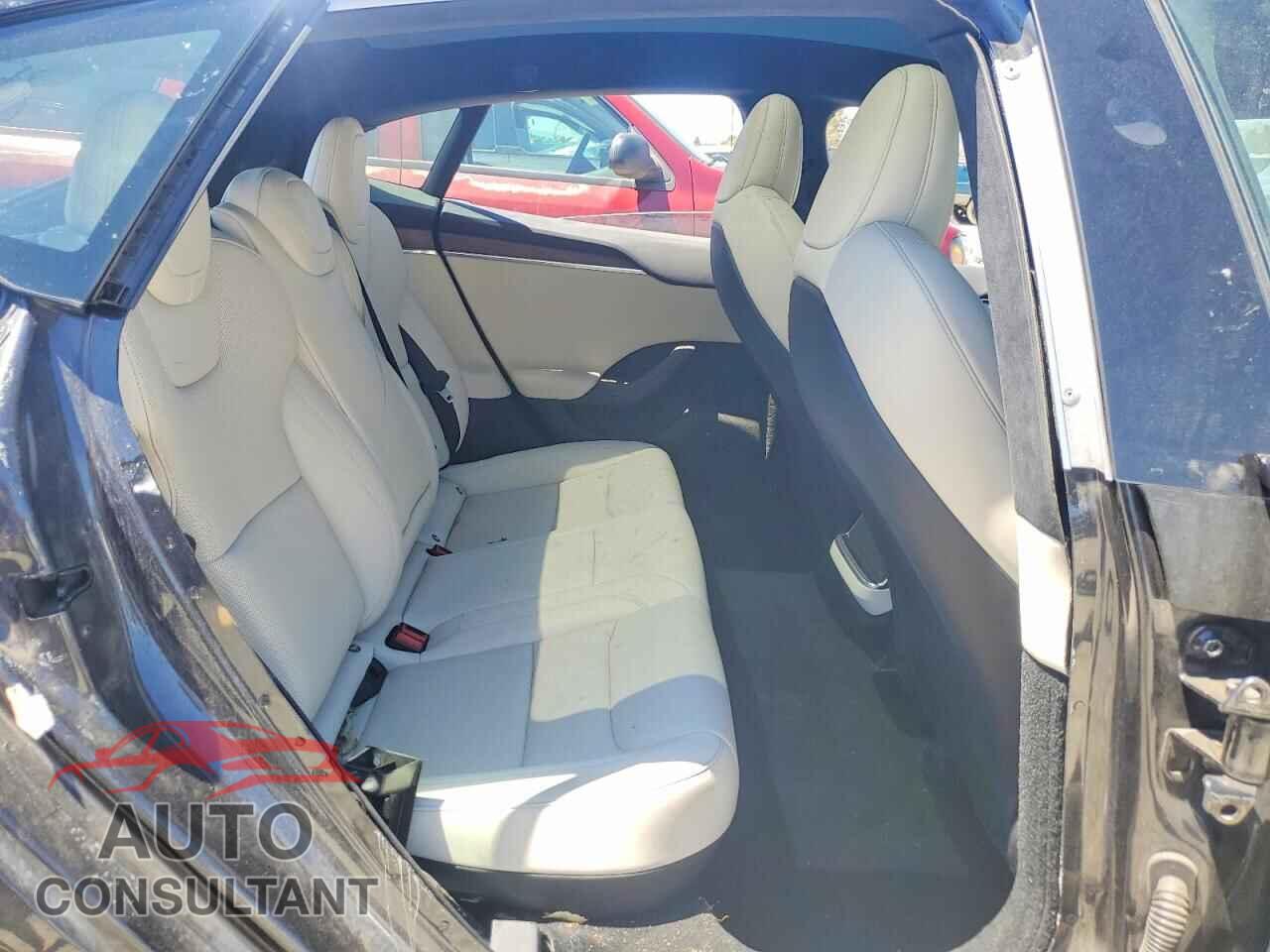 TESLA MODEL S 2023 - 5YJSA1E5XPF530116