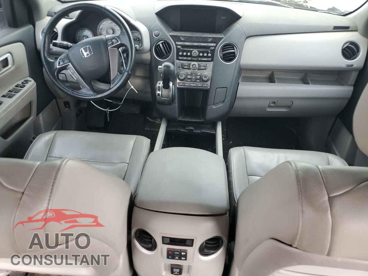 HONDA PILOT 2015 - 5FNYF3H50FB006443