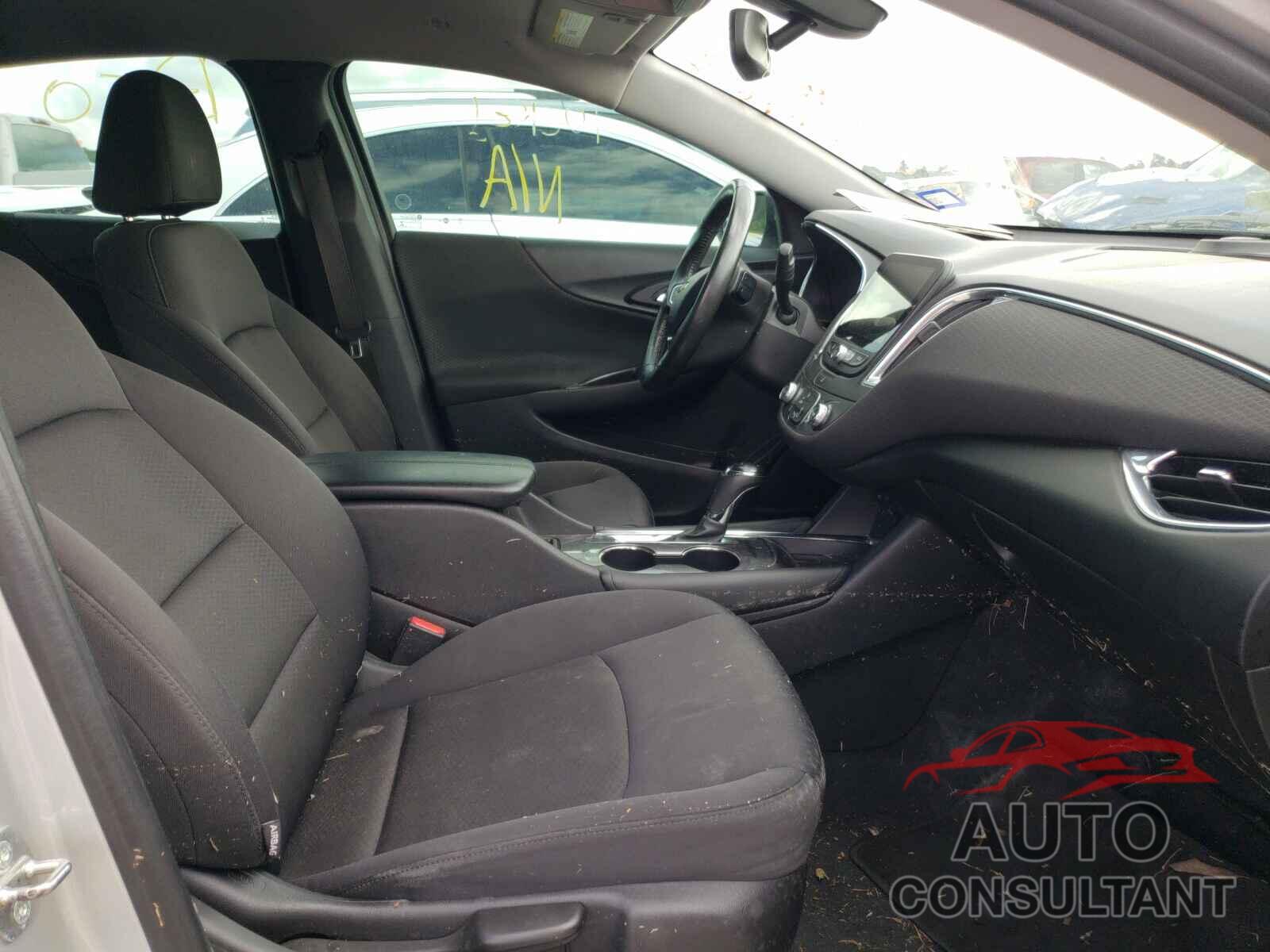 CHEVROLET MALIBU 2016 - 1G1ZE5ST4GF273763