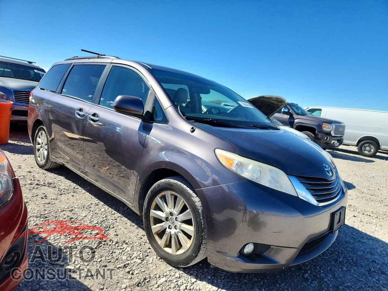 TOYOTA SIENNA 2013 - 5TDDK3DC6DS069960