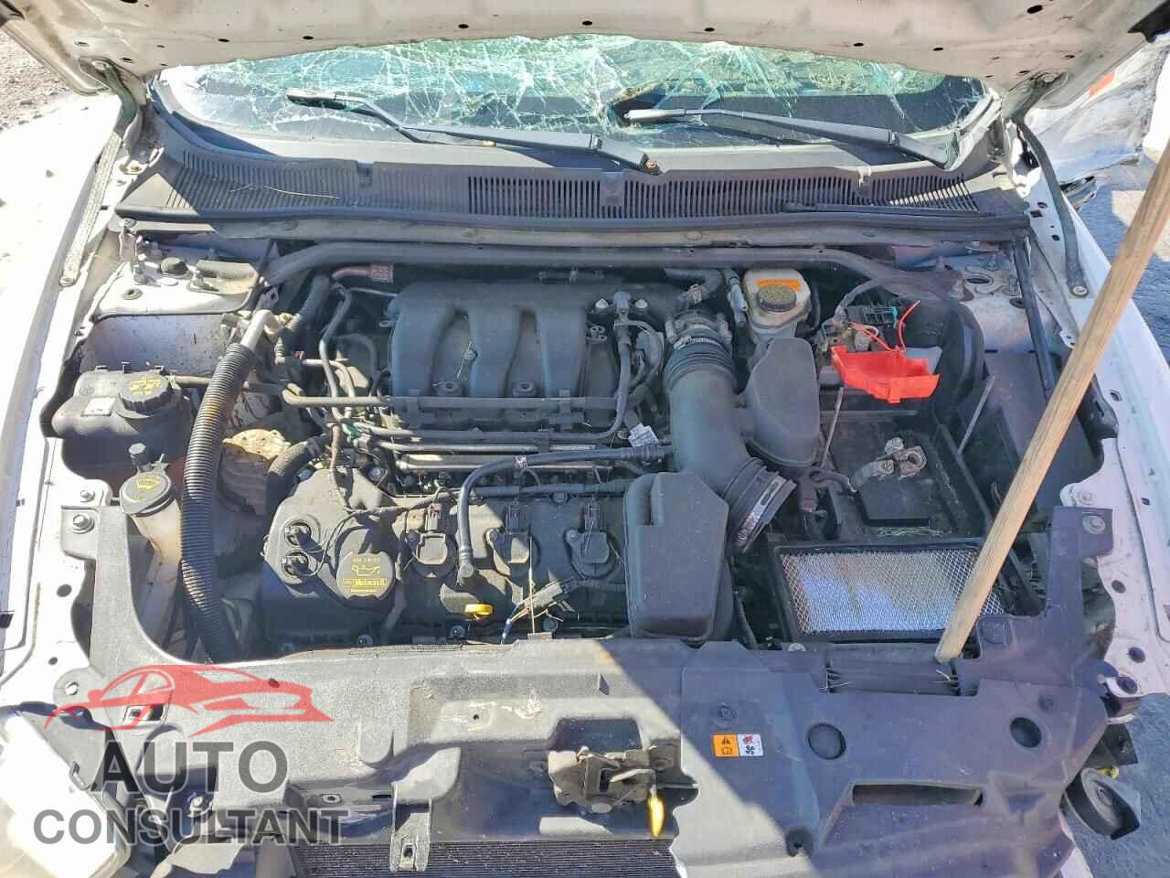 FORD TAURUS 2013 - 1FAHP2L82DG109624