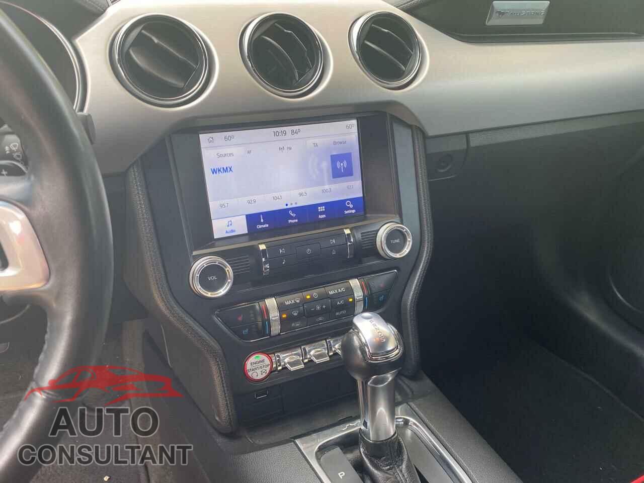 FORD MUSTANG 2018 - 1FA6P8TH6J5122460