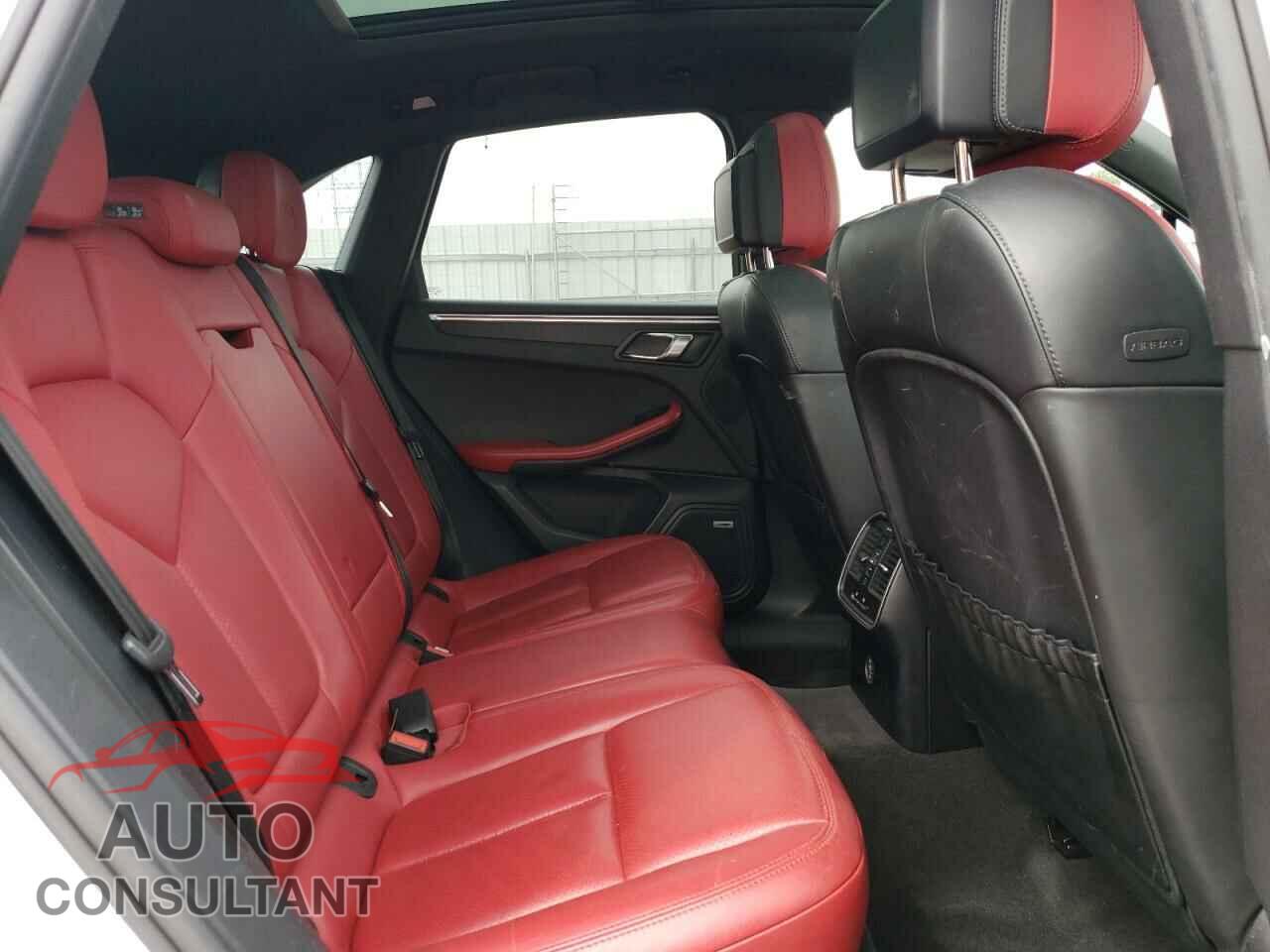 PORSCHE MACAN 2017 - WP1AG2A55HLB56579
