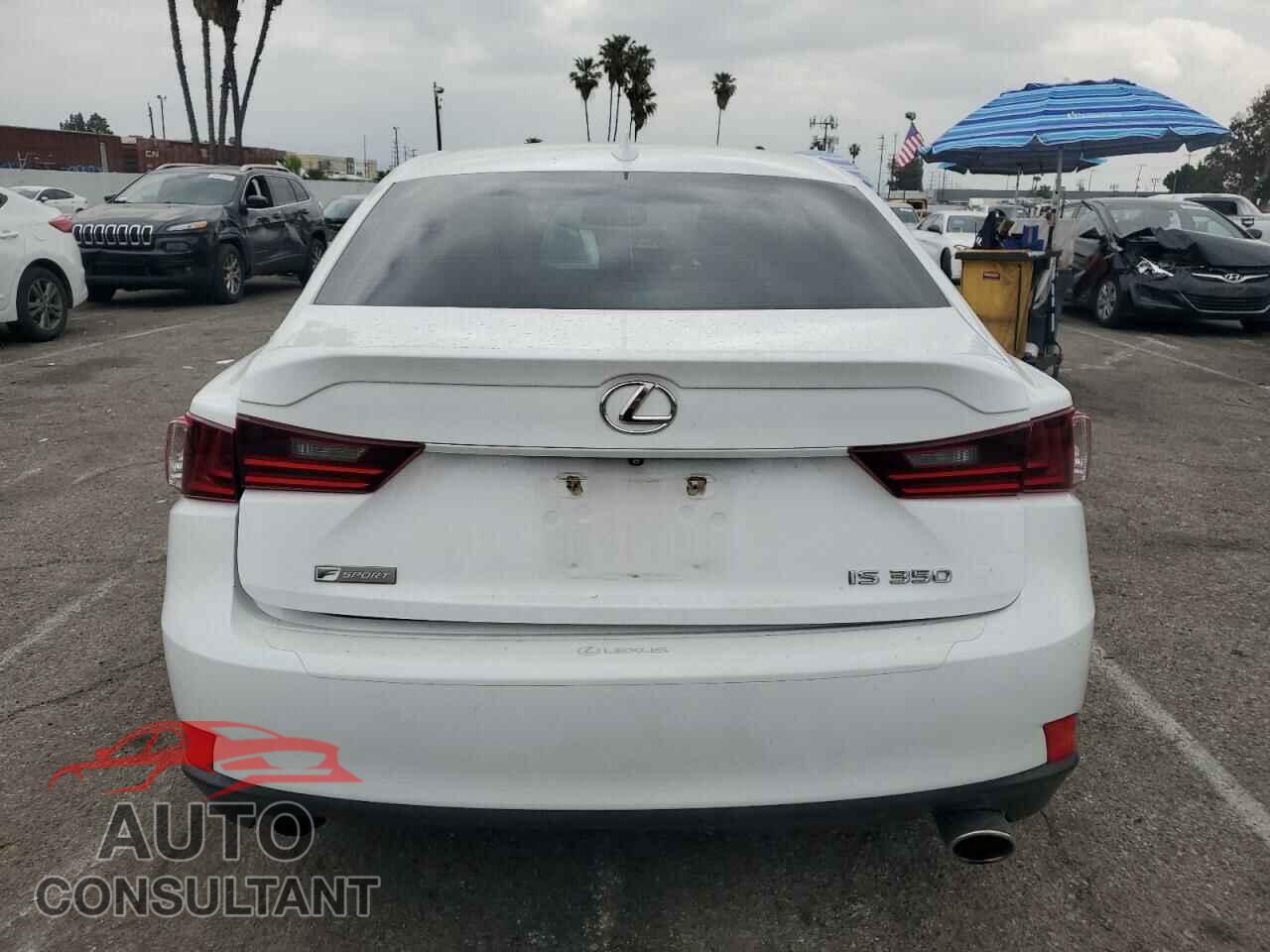 LEXUS IS 2015 - JTHBE1D22F5017758