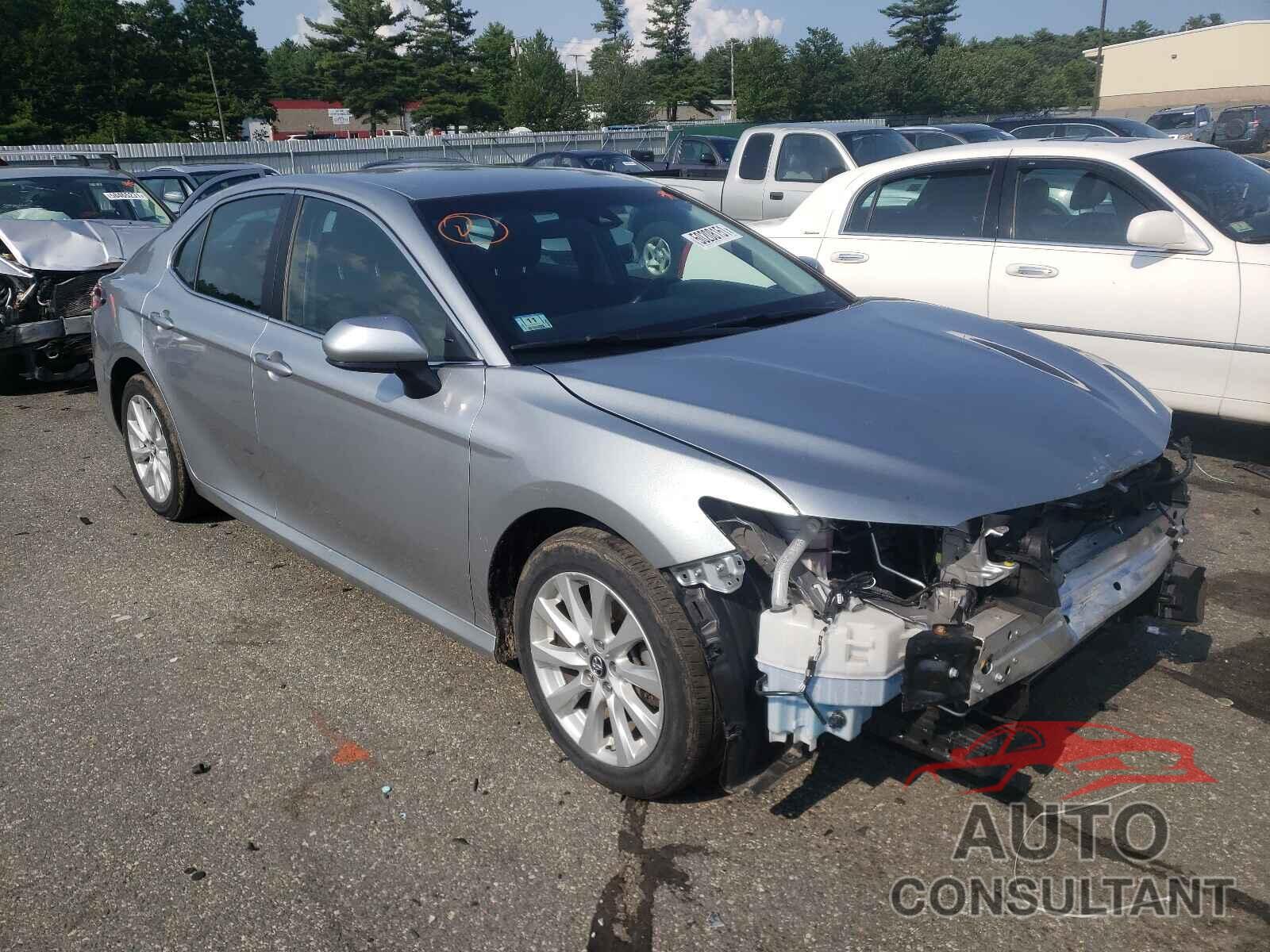 TOYOTA CAMRY 2018 - 4T1B11HK4JU054019