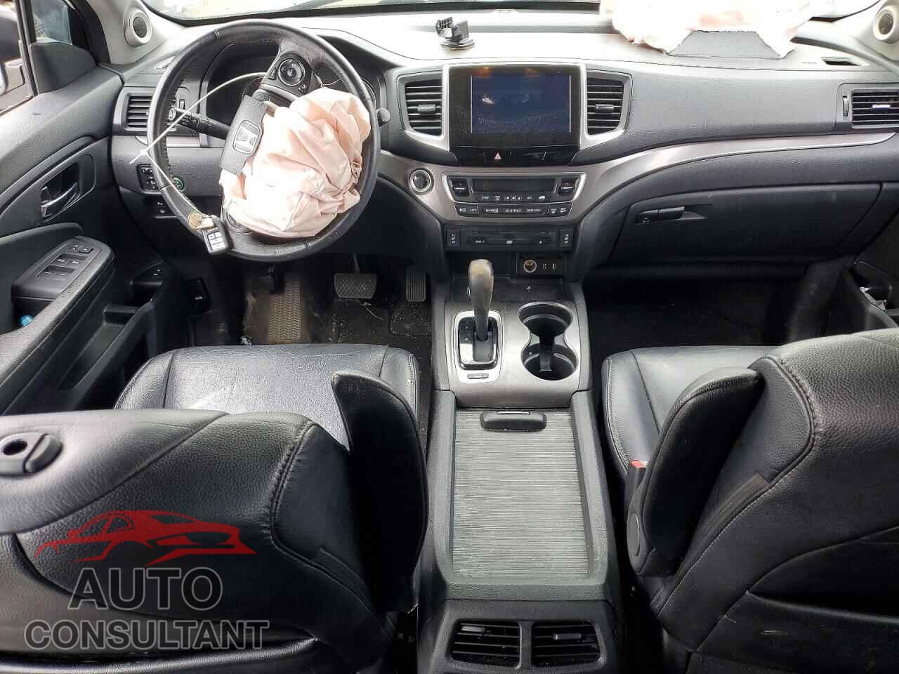 HONDA PILOT 2017 - 5FNYF6H8XHB503949