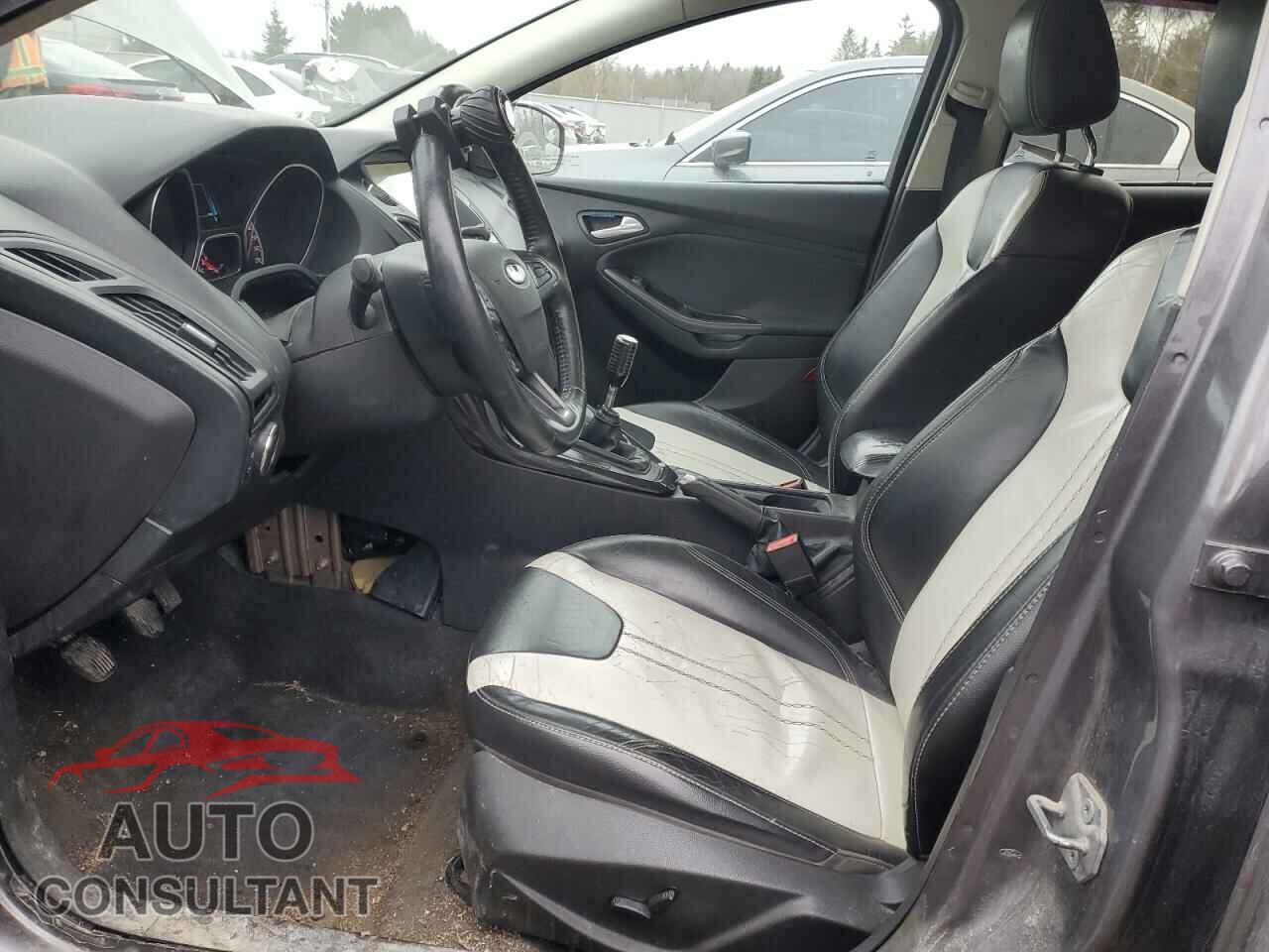 FORD FOCUS 2012 - 1FAHP3M28CL149020