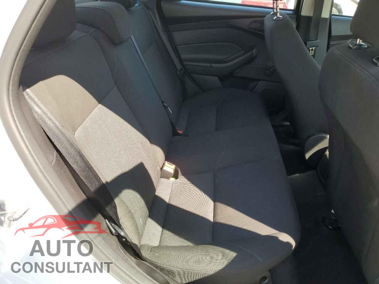 FORD FOCUS 2015 - 1FADP3E27FL350327