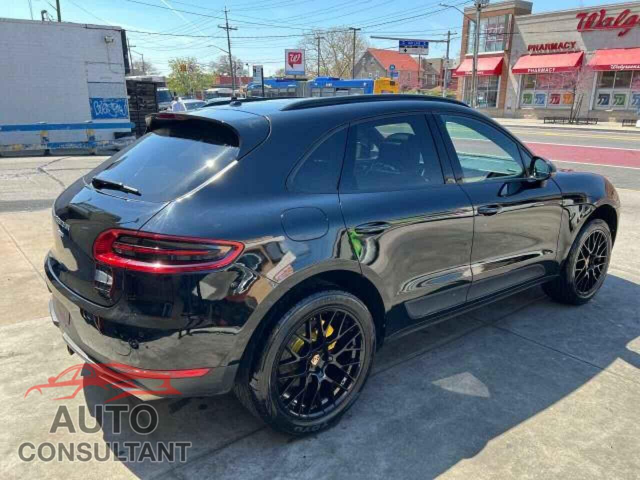 PORSCHE MACAN 2017 - WP1AA2A57HLB01259