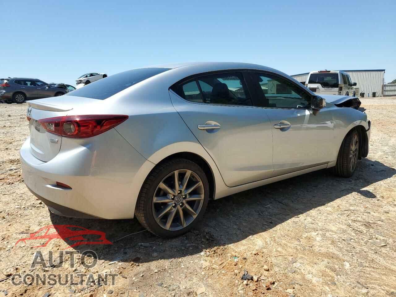 MAZDA 3 2018 - 3MZBN1V30JM207583