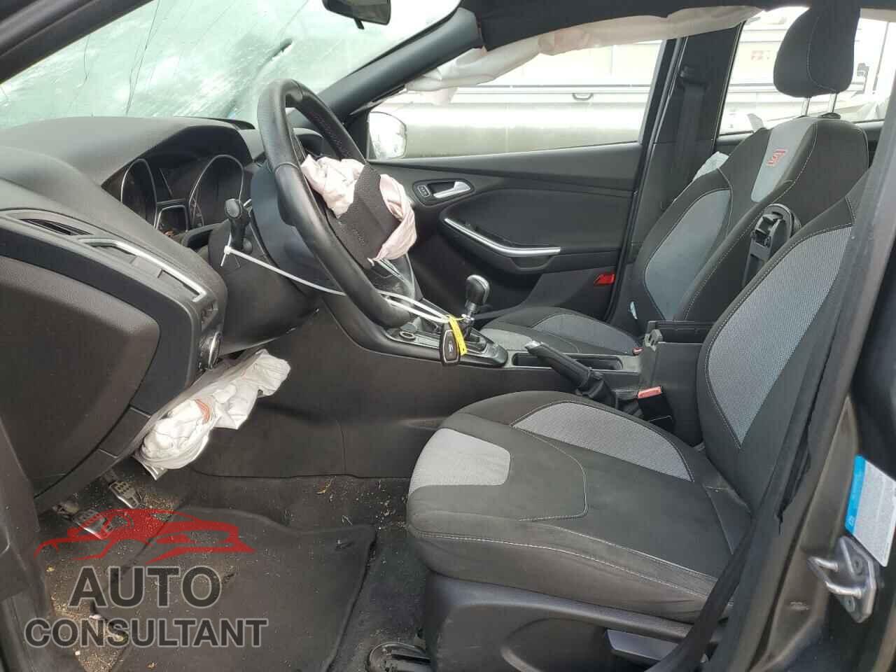 FORD FOCUS 2016 - 1FADP3L94GL384209