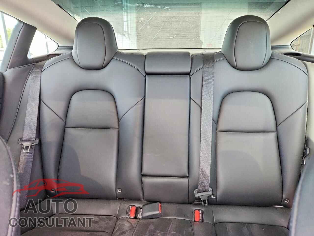 TESLA MODEL 3 2021 - 5YJ3E1EB2MF044099