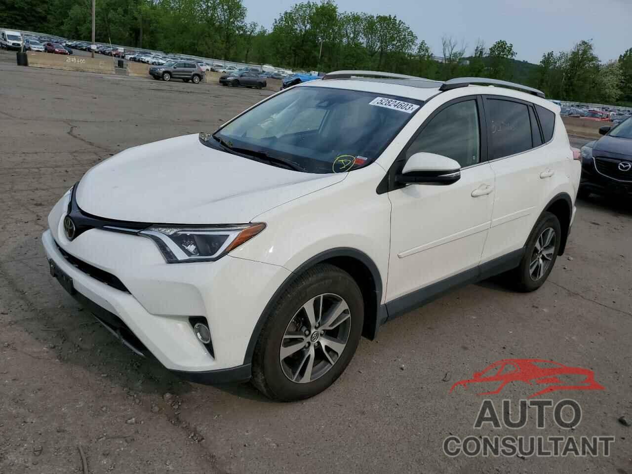 TOYOTA RAV4 2017 - JTMRFREV1HJ708312