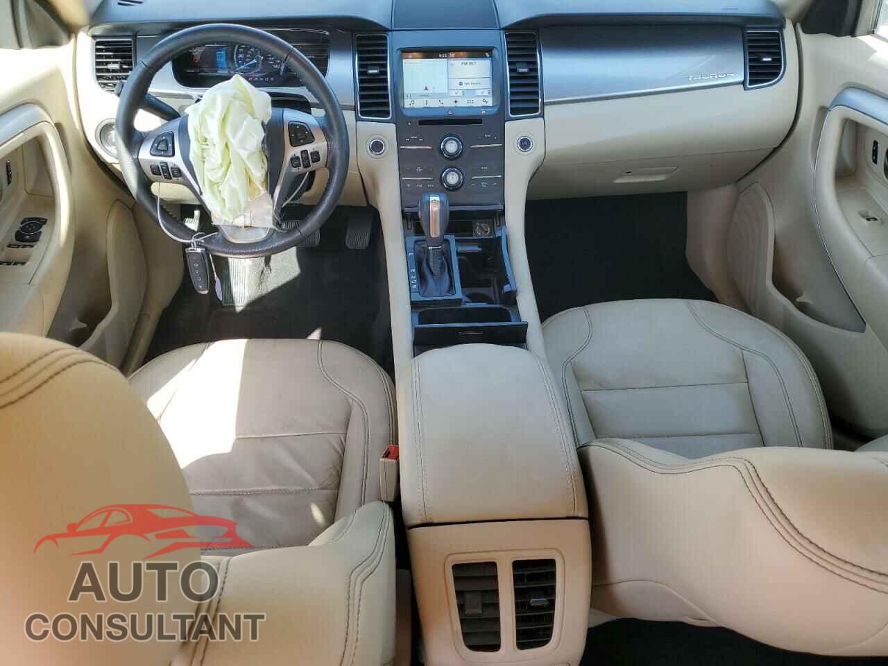 FORD TAURUS 2017 - 1FAHP2E83HG131912