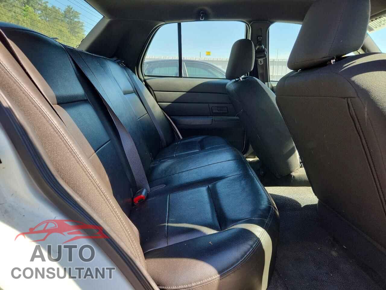 FORD CROWN VIC 2010 - 2FABP7BVXAX134903
