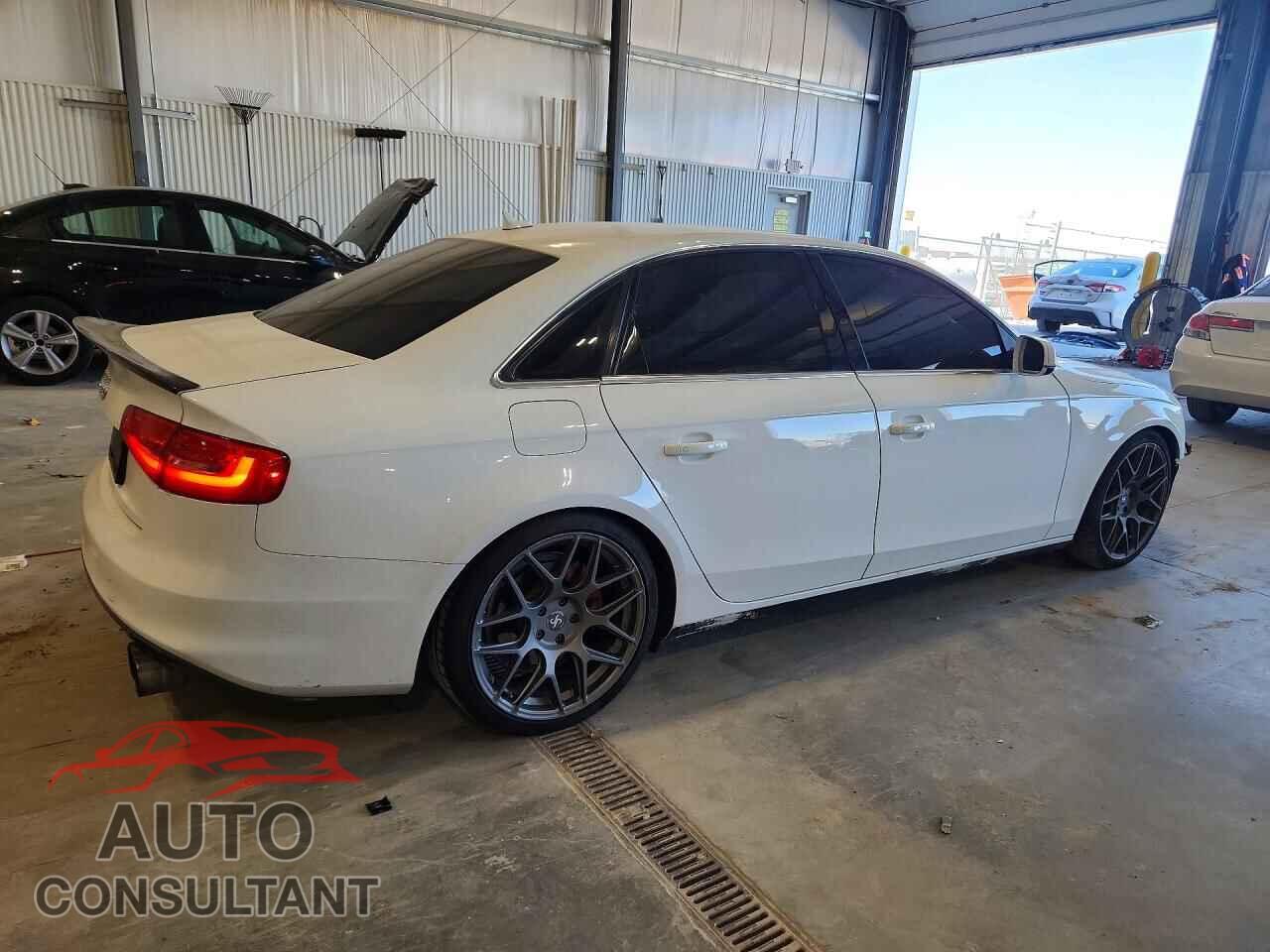 AUDI A4 2013 - WAUFFAFL9DN007549