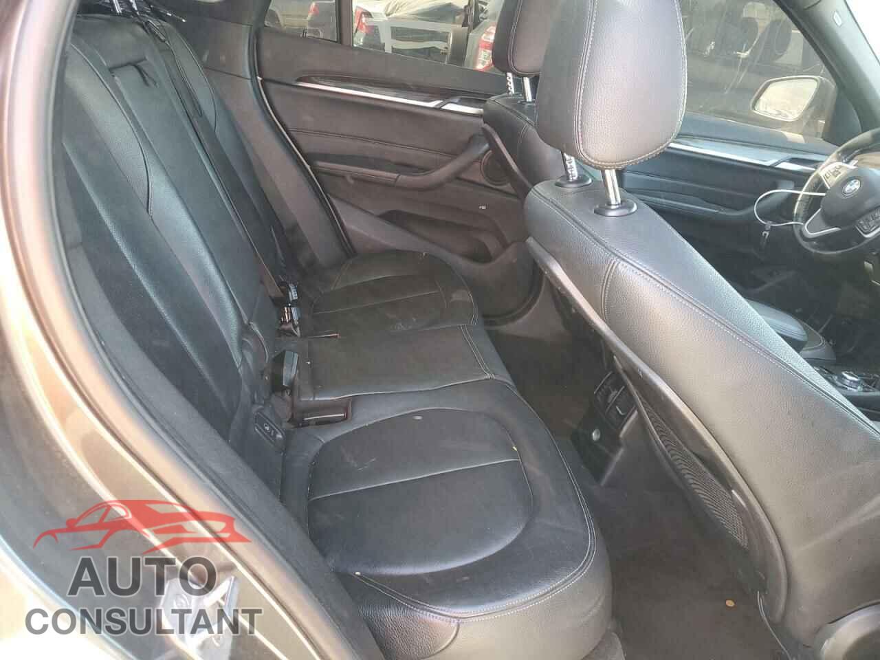 BMW X1 2016 - WBXHT3C37GP887456
