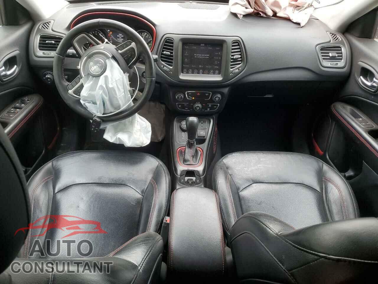 JEEP COMPASS 2018 - 3C4NJDDB0JT320879