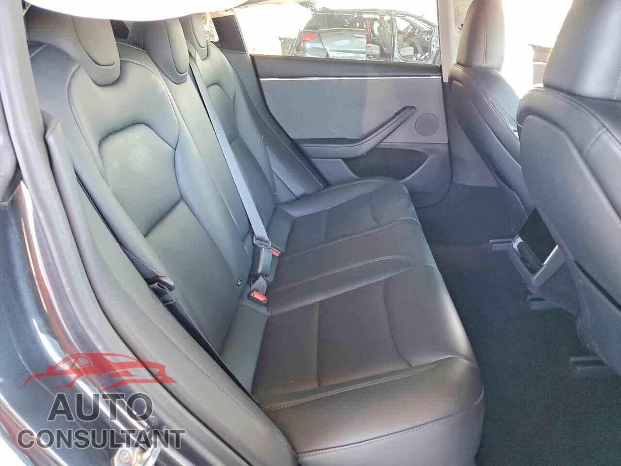 TESLA MODEL 3 2025 - 5YJ3E1EA4SF895034
