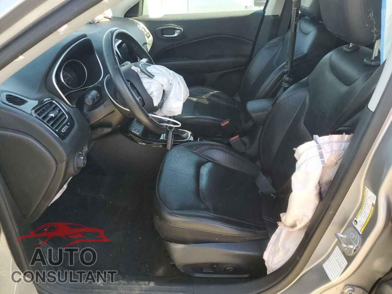JEEP COMPASS 2019 - 3C4NJCCB7KT660107