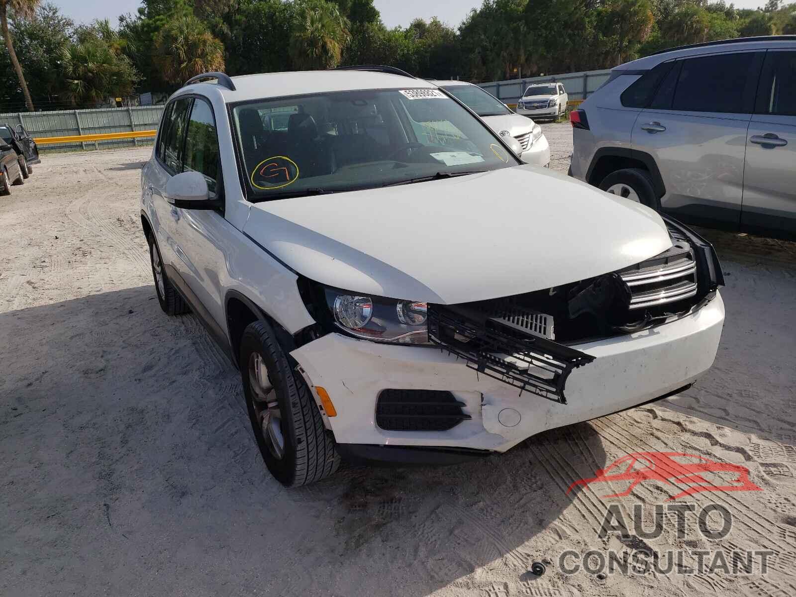 VOLKSWAGEN TIGUAN 2016 - WVGAV7AX8GW607132