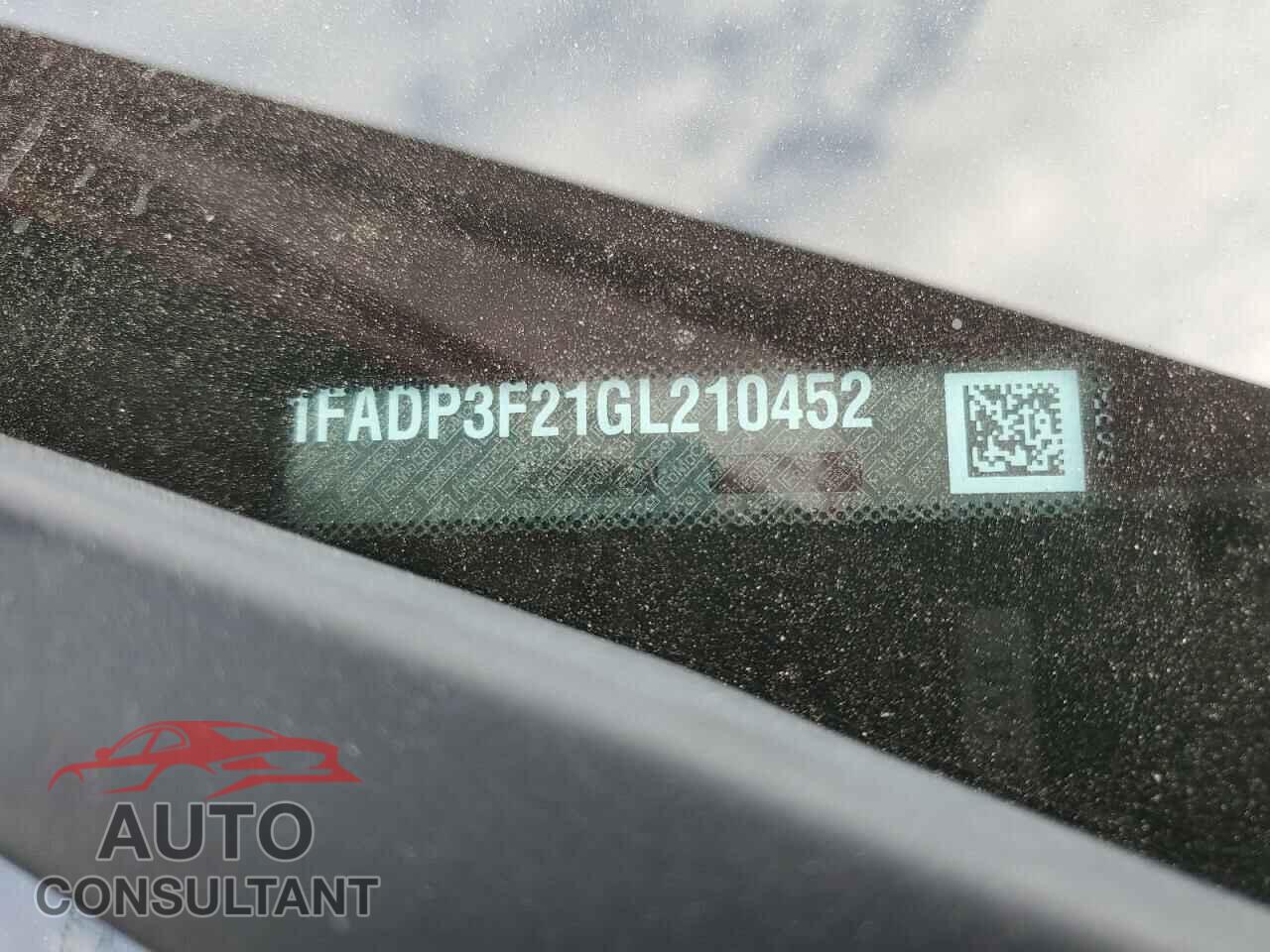 FORD FOCUS 2016 - 1FADP3F21GL210452