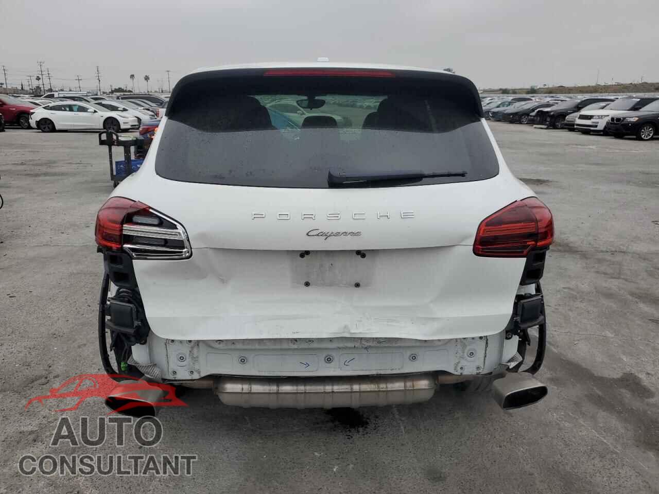 PORSCHE CAYENNE 2018 - WP1AA2A2XJKA00301