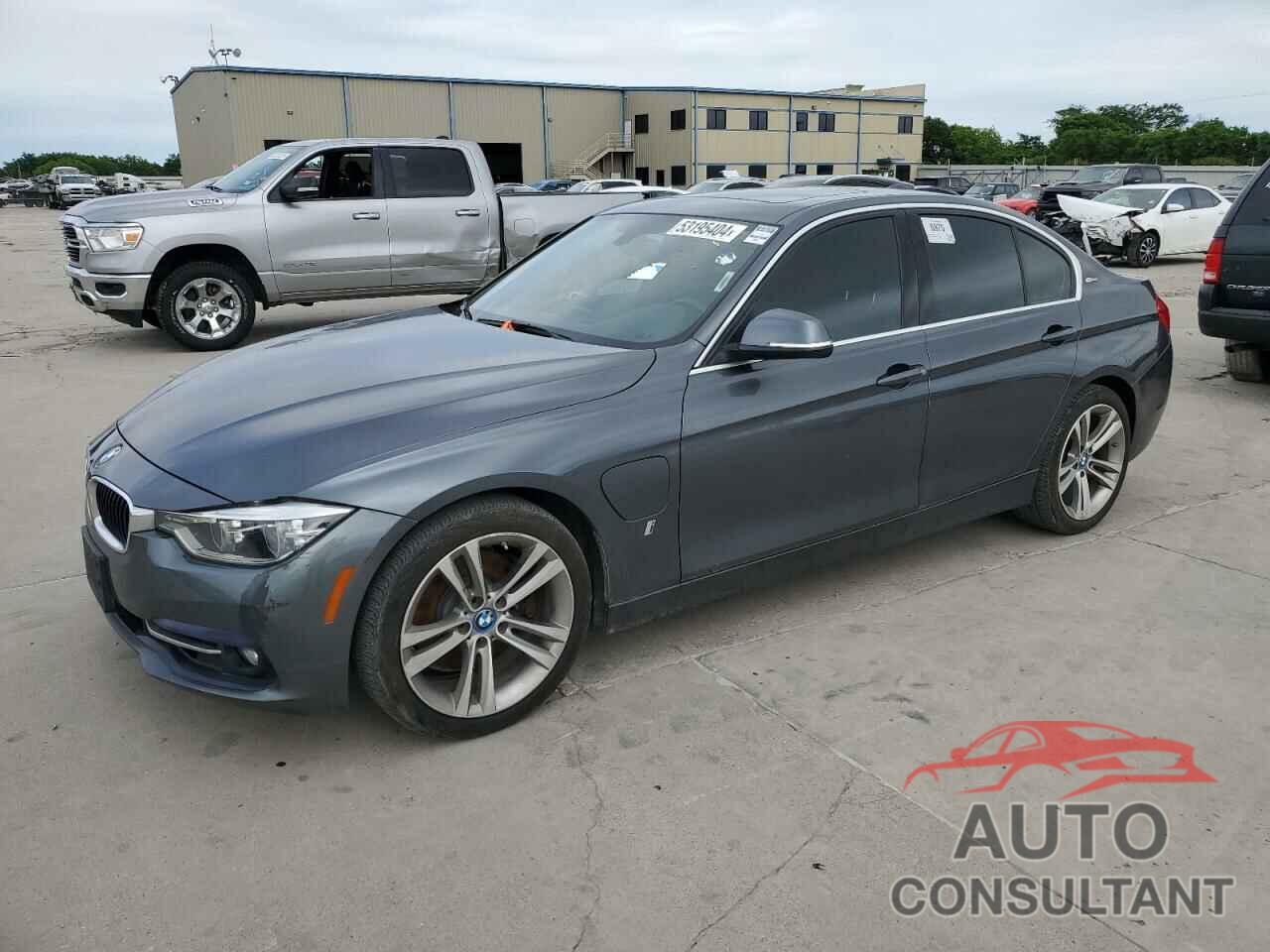 BMW 3 SERIES 2018 - WBA8E1C55JA165598