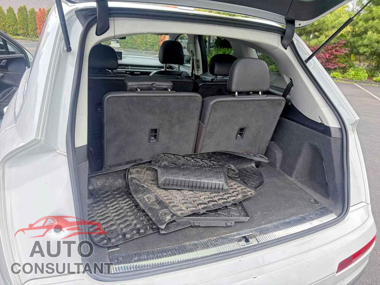 AUDI Q7 2018 - WA1VAAF79JD035539