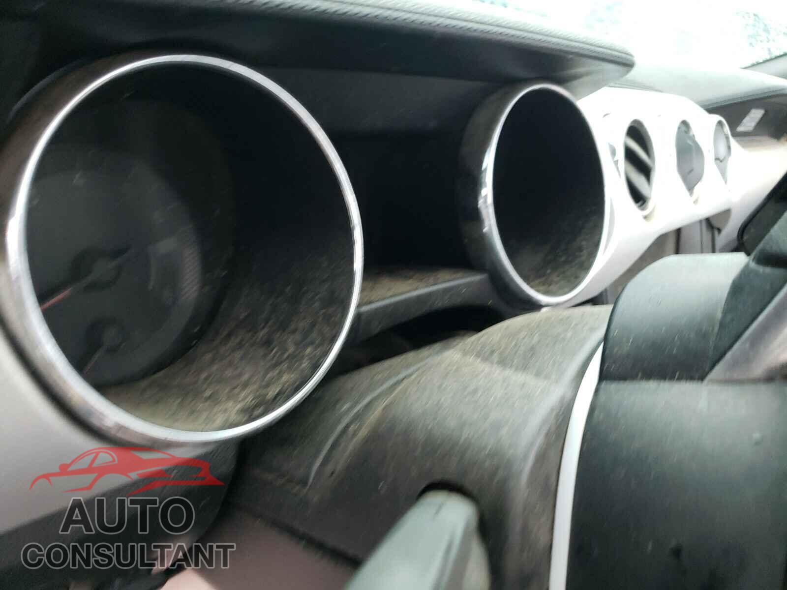 FORD MUSTANG 2017 - 1FATP8UH7H5254669