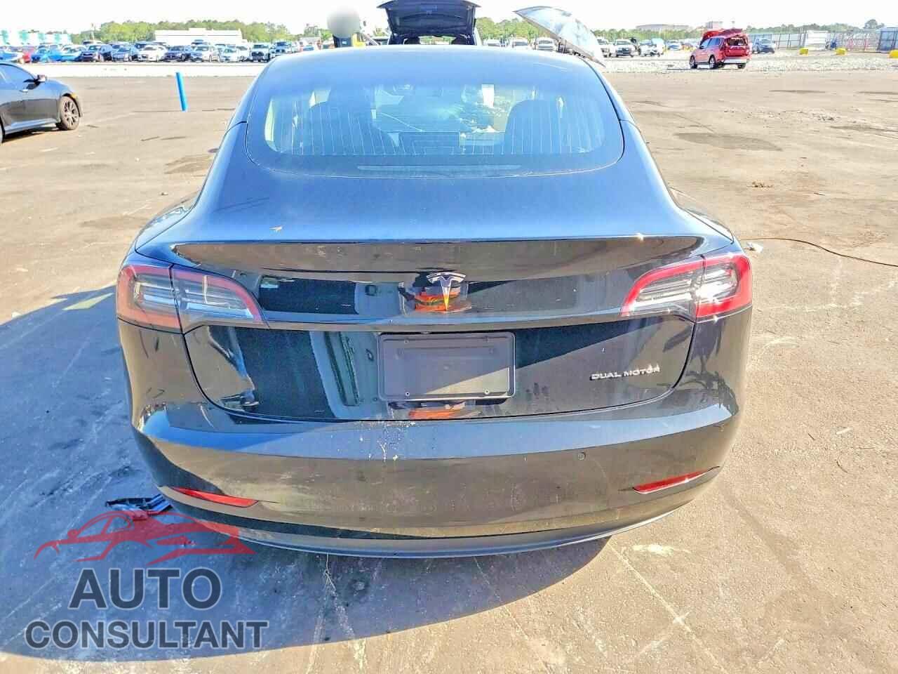 TESLA MODEL 3 2019 - 5YJ3E1EB4KF208563