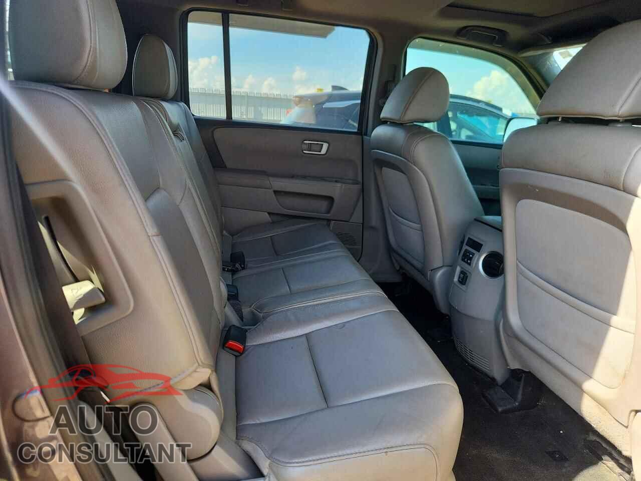 HONDA PILOT 2014 - 5FNYF3H75EB015364