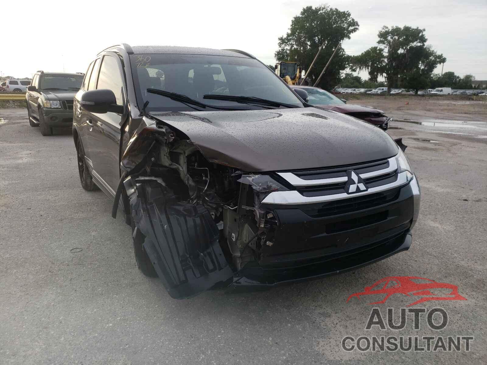 MITSUBISHI OUTLANDER 2018 - JA4AD3A33JZ019989