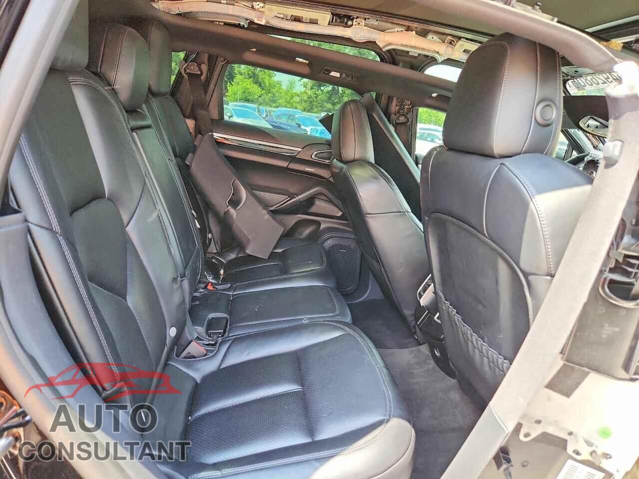 PORSCHE CAYENNE 2017 - WP1AA2A29HKA80782