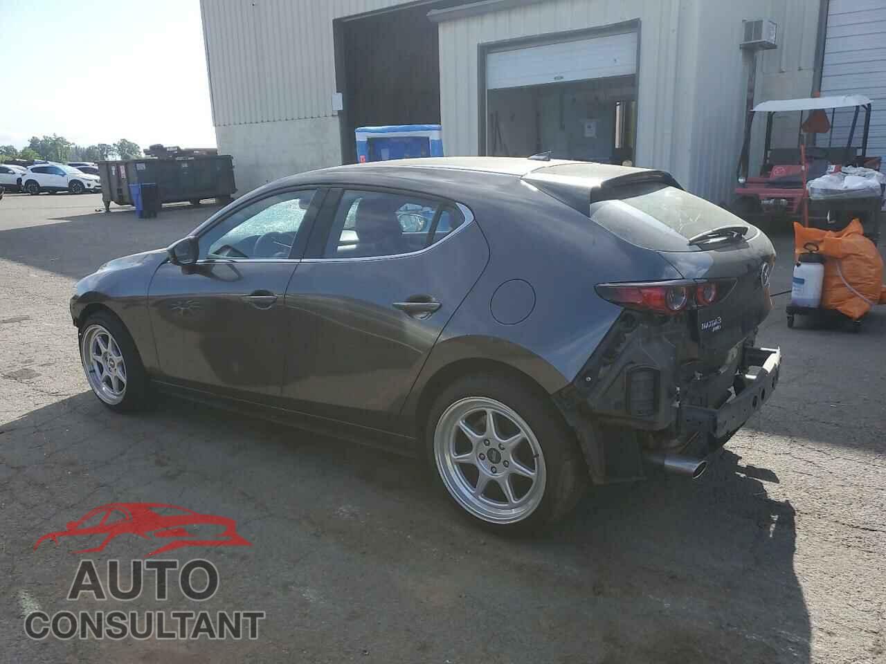 MAZDA 3 2021 - JM1BPBML7M1300820