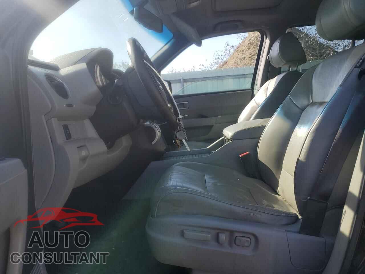 HONDA PILOT 2011 - 5FNYF4H58BB035172