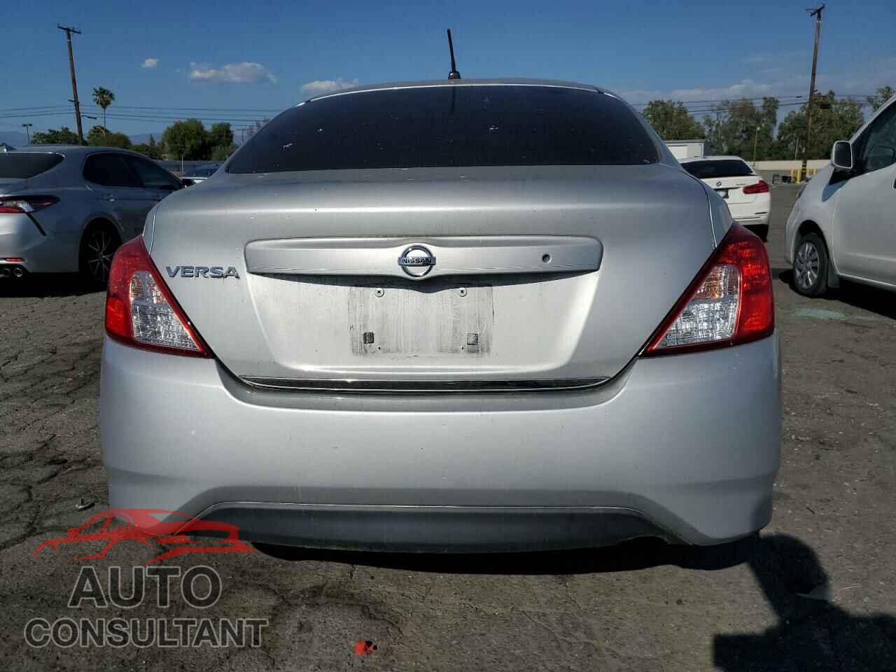 NISSAN VERSA 2017 - 3N1CN7AP3HL802031